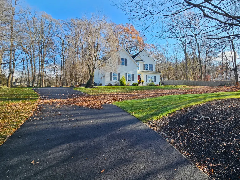 Lawn and mulched beds cleaned up after fall leaf removal